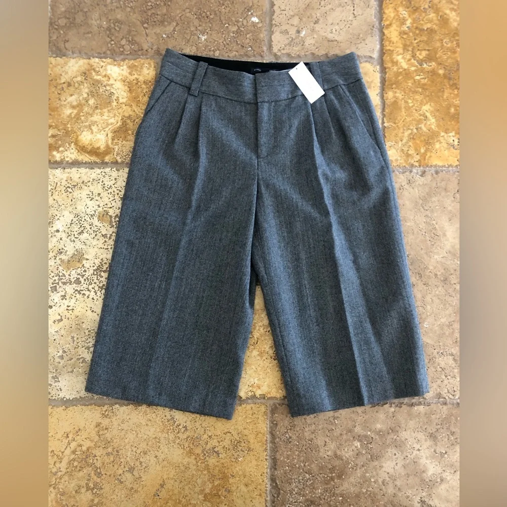 BANANA REPUBLIC - NWT WOOL BERMUDA SHORTS + MARTIN FIT/WOMENS SIZE 8